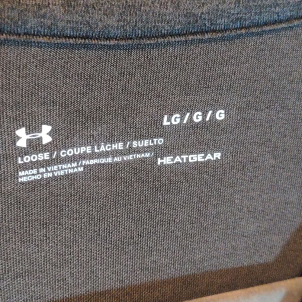 Under Armour Performance Shirt - Picture 3 of 5